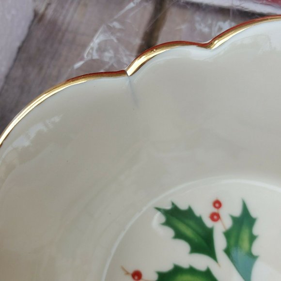 LENOX Holiday Round Fluted Dish Candy Bowl 24k gold Holly - Picture 5 of 7
